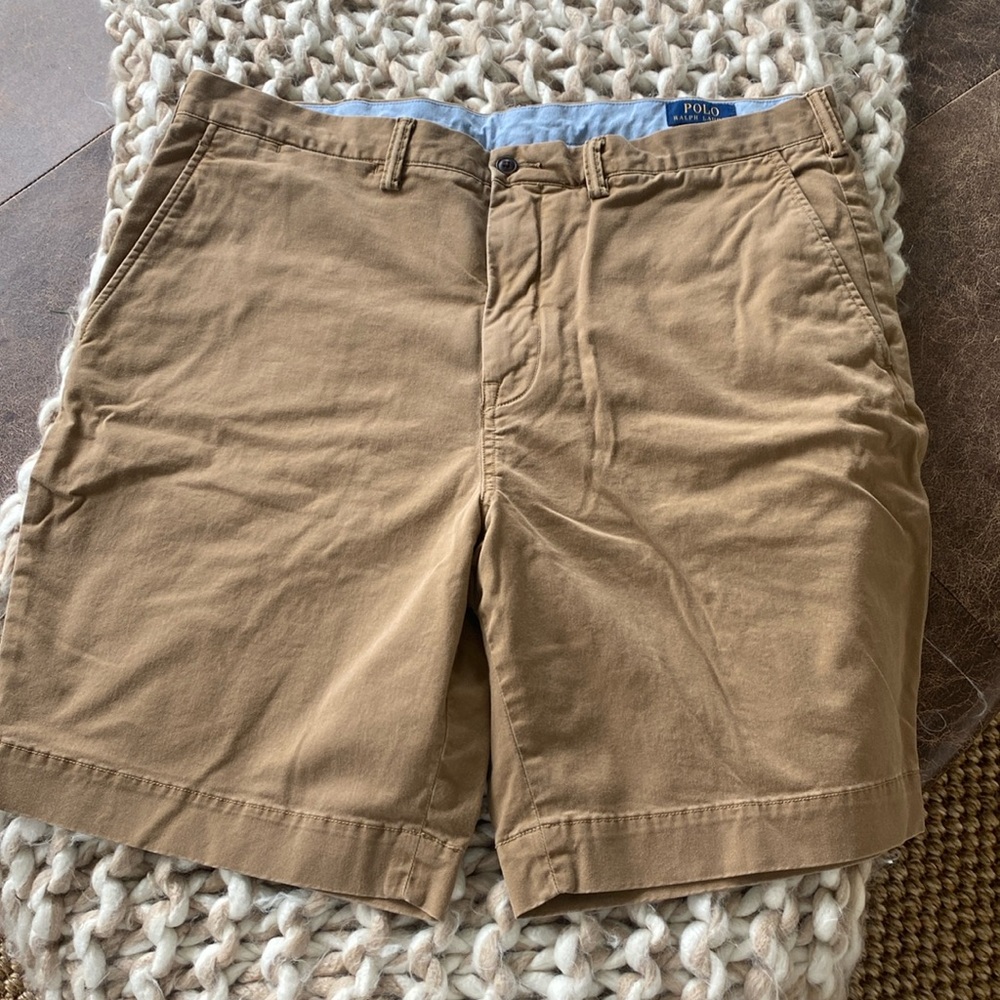 Men’s Polo shorts - 97% cotton - like new - barely worn